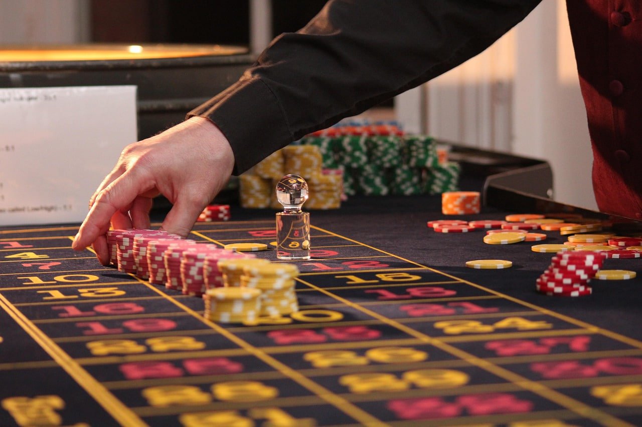Antarmuka Lightning Baccarat dengan statistik tren putaran sebelumnya